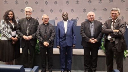 synod%201.jpg