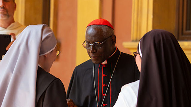 Đức Hồng Y Sarah phản ứng về kế hoạch tấn phong giám mục của SSPX.